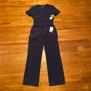 Cherokee Infinity scrubs NWT
